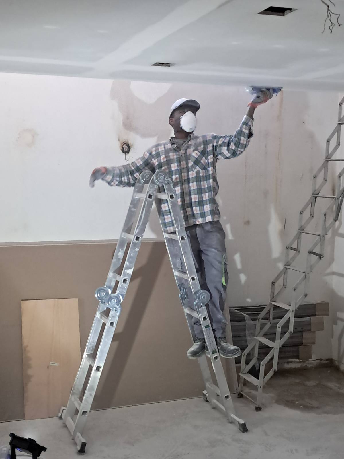 MSCASTRO-Remodelações Unipessoal, Lda - Vila Franca de Xira - An- und Umbauten