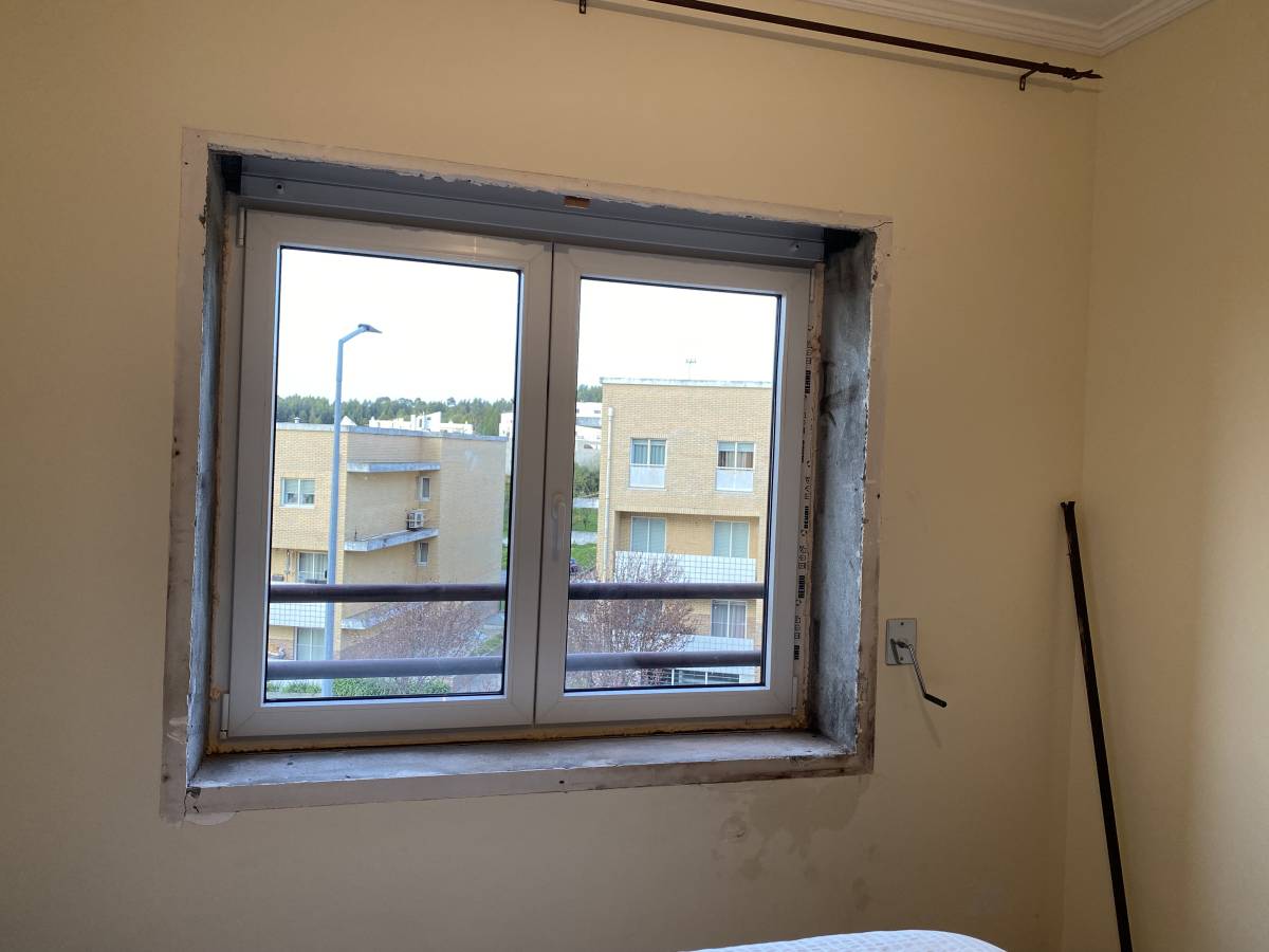 JLRS Caixilharia - Vila Nova de Gaia - Door Repair