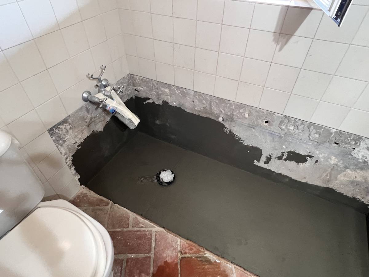 OldNewHouse - Caldas da Rainha - Remoção de Ervas Daninhas