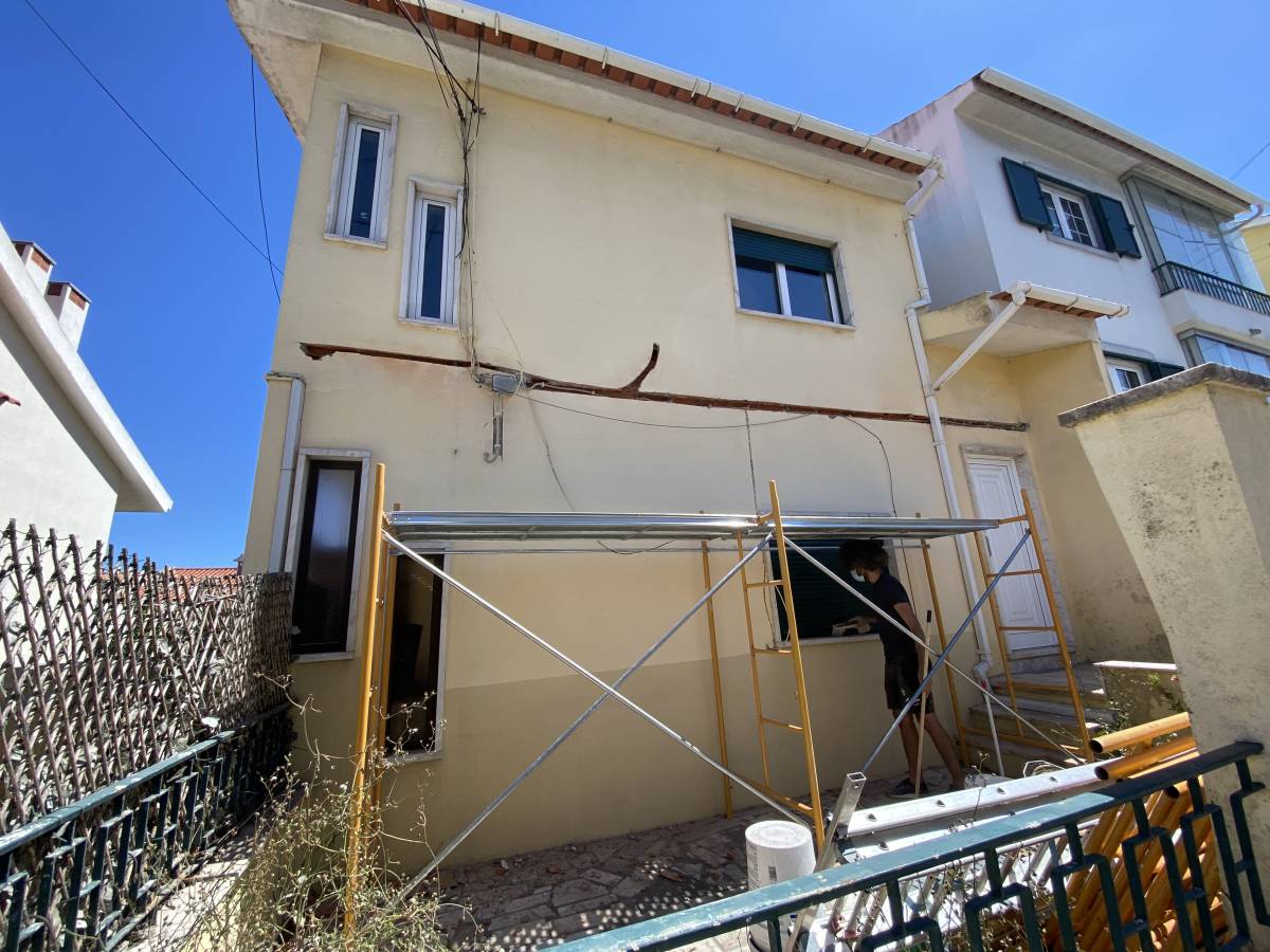 OldNewHouse - Caldas da Rainha - Instalação de Porta para Animais de Estimação