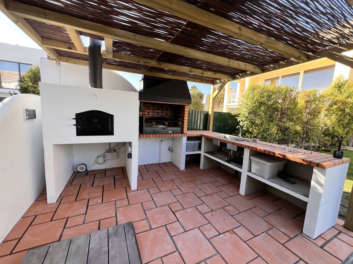 OldNewHouse - Caldas da Rainha - Serviço de Retroescavadora