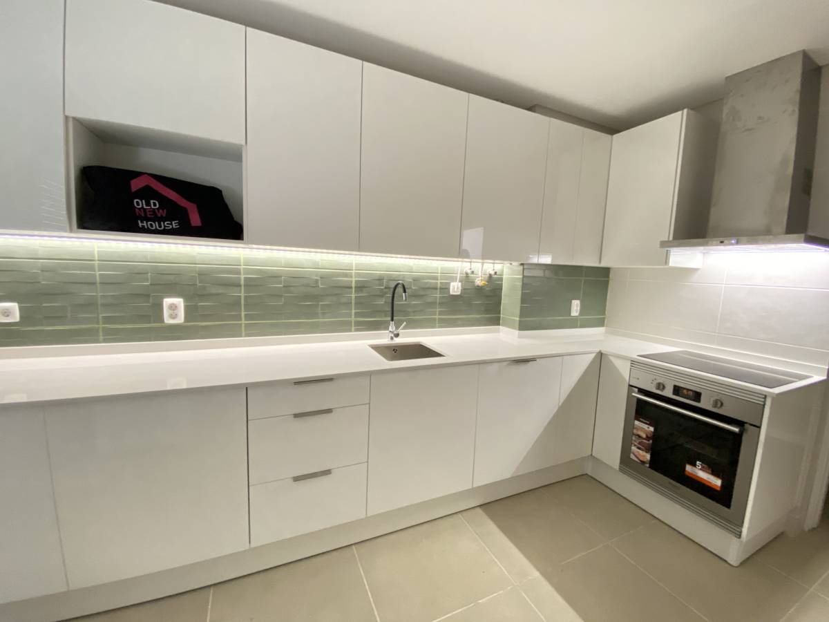 OldNewHouse - Caldas da Rainha - Instalação de Alcatifa