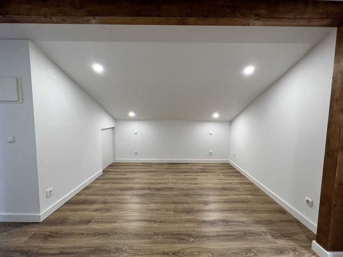 OldNewHouse - Caldas da Rainha - Reparação e Texturização de Paredes de Pladur