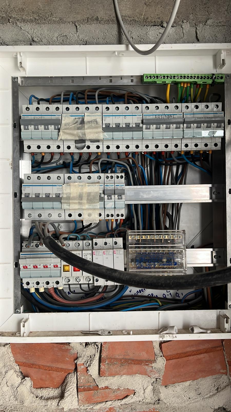 Edson Eletricas e manutenção - Seixal - Eletricistas