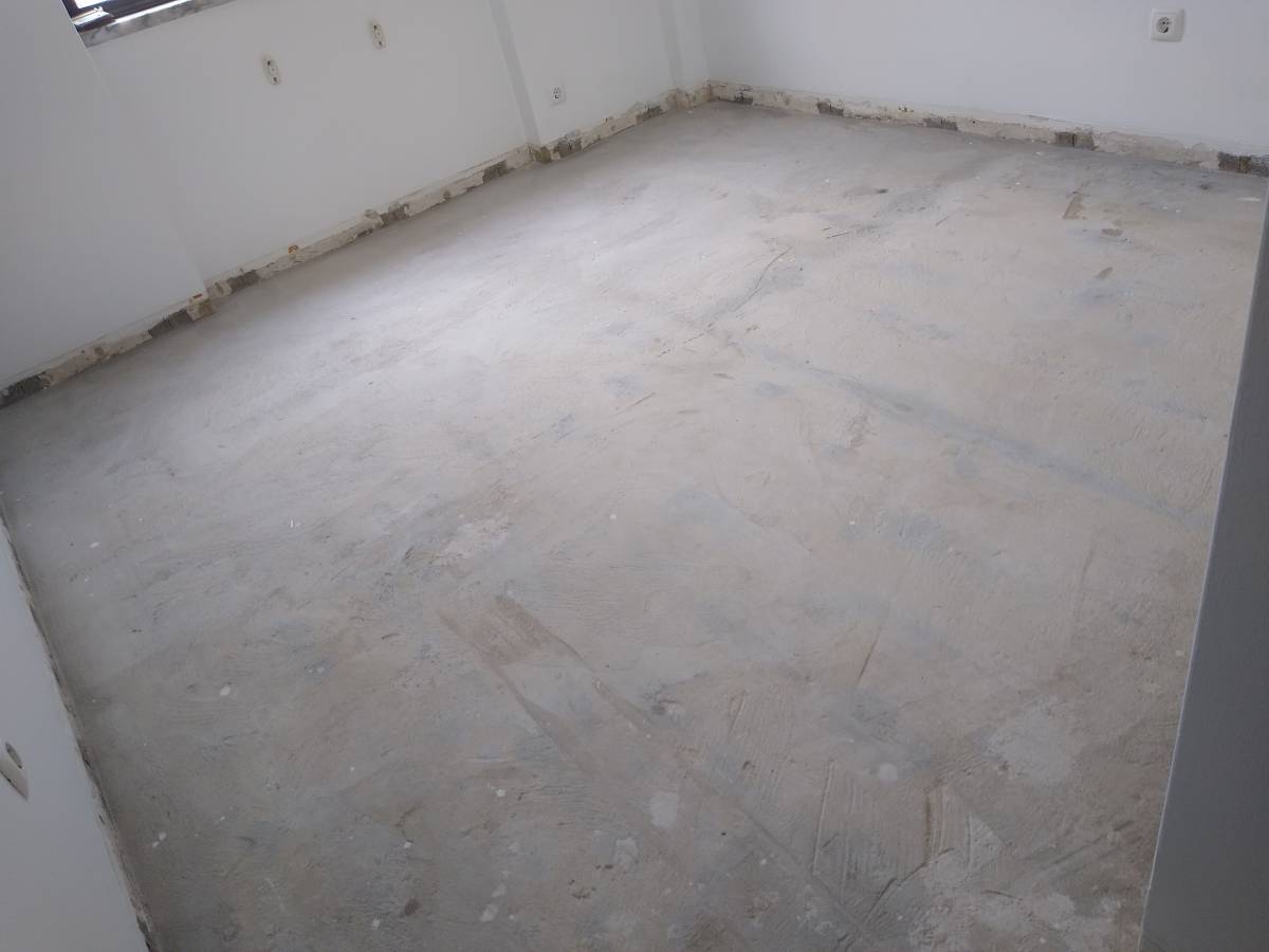 Scapinello Remodelação e construções - Seixal - Instalação de Porta para Animais de Estimação
