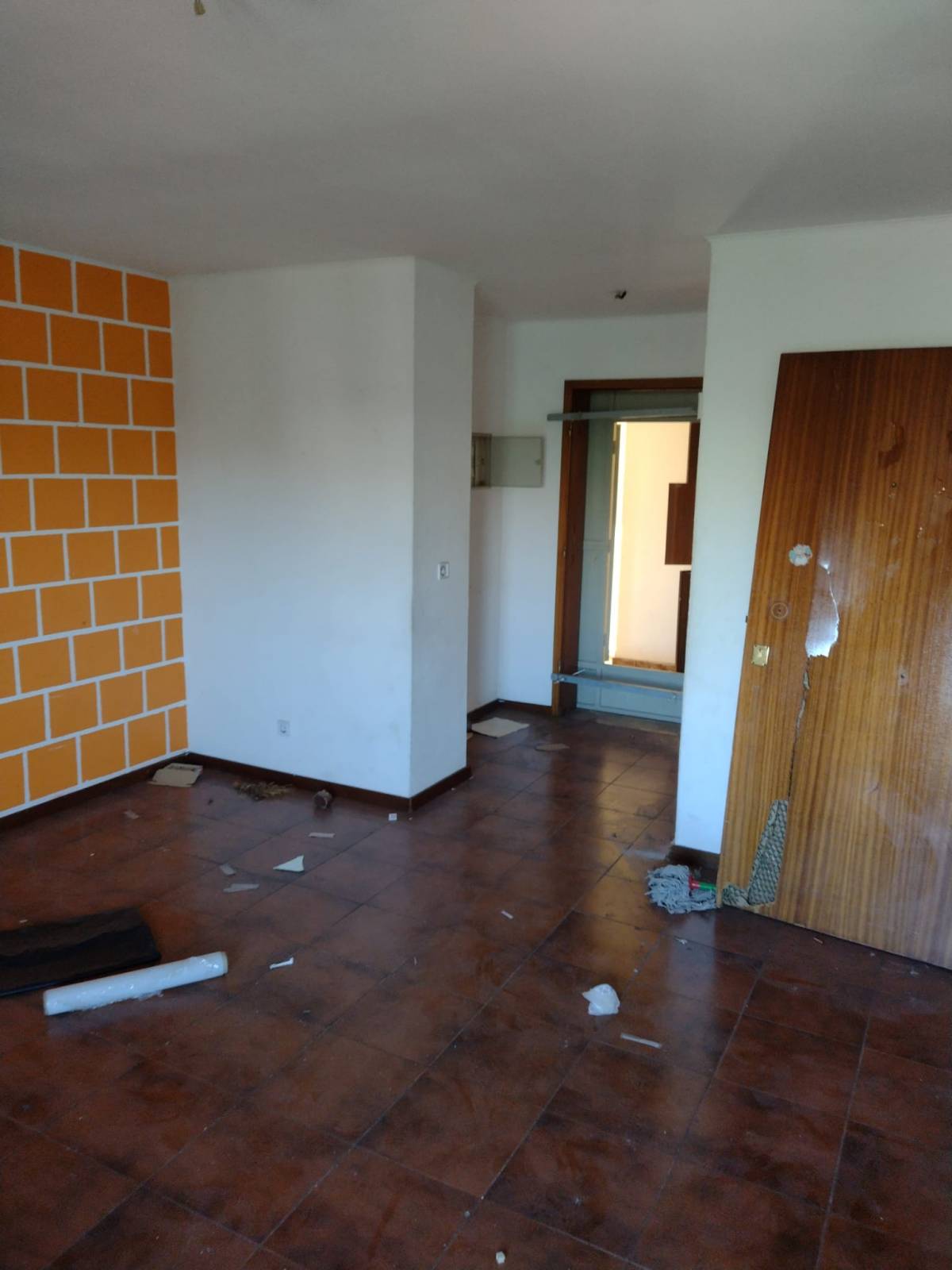 Scapinello Remodelação e construções - Seixal - Instalação ou Substituição de Portão de Garagem