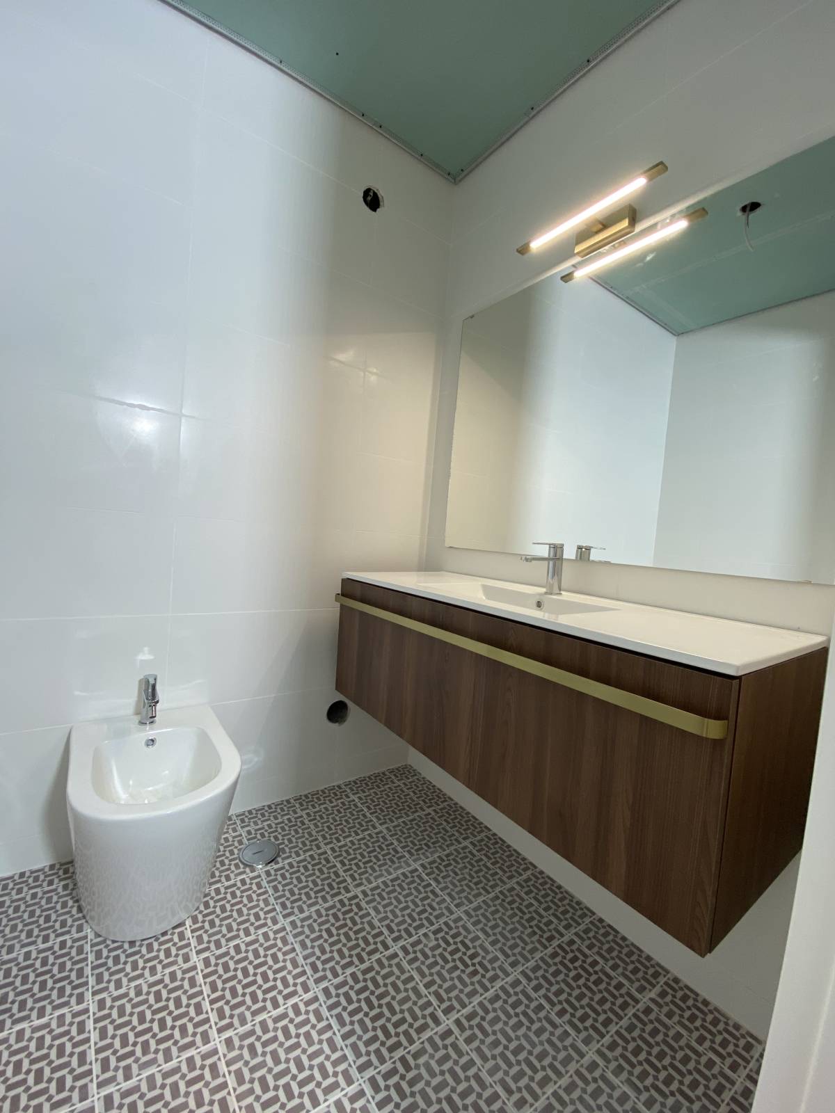 OldNewHouse - Caldas da Rainha - Aluguer de Equipamentos