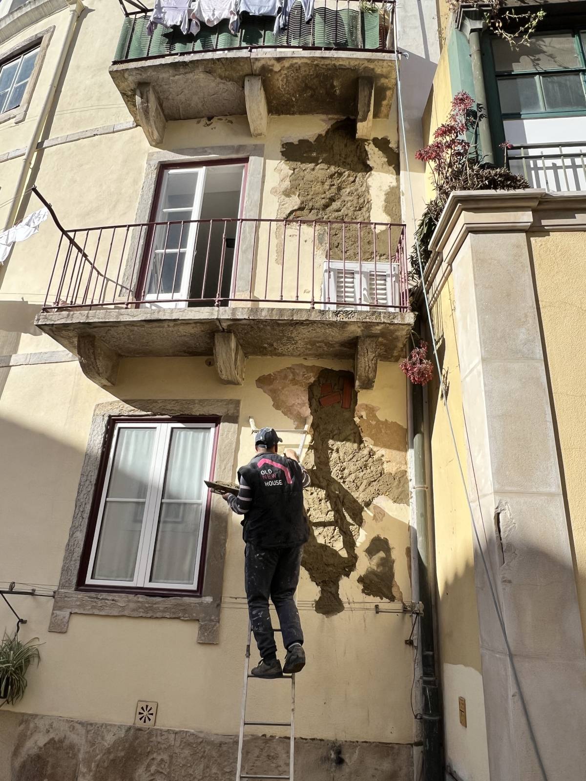 OldNewHouse - Caldas da Rainha - Instalação de Janelas de Alumínio
