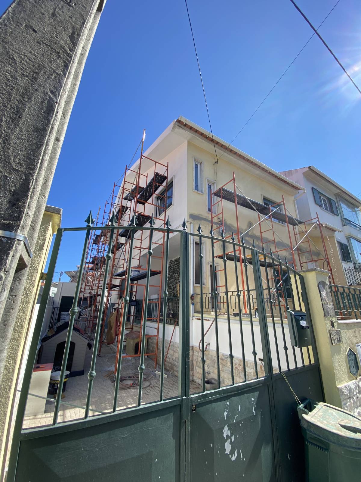 OldNewHouse - Caldas da Rainha - Reparação de Papel de Parede