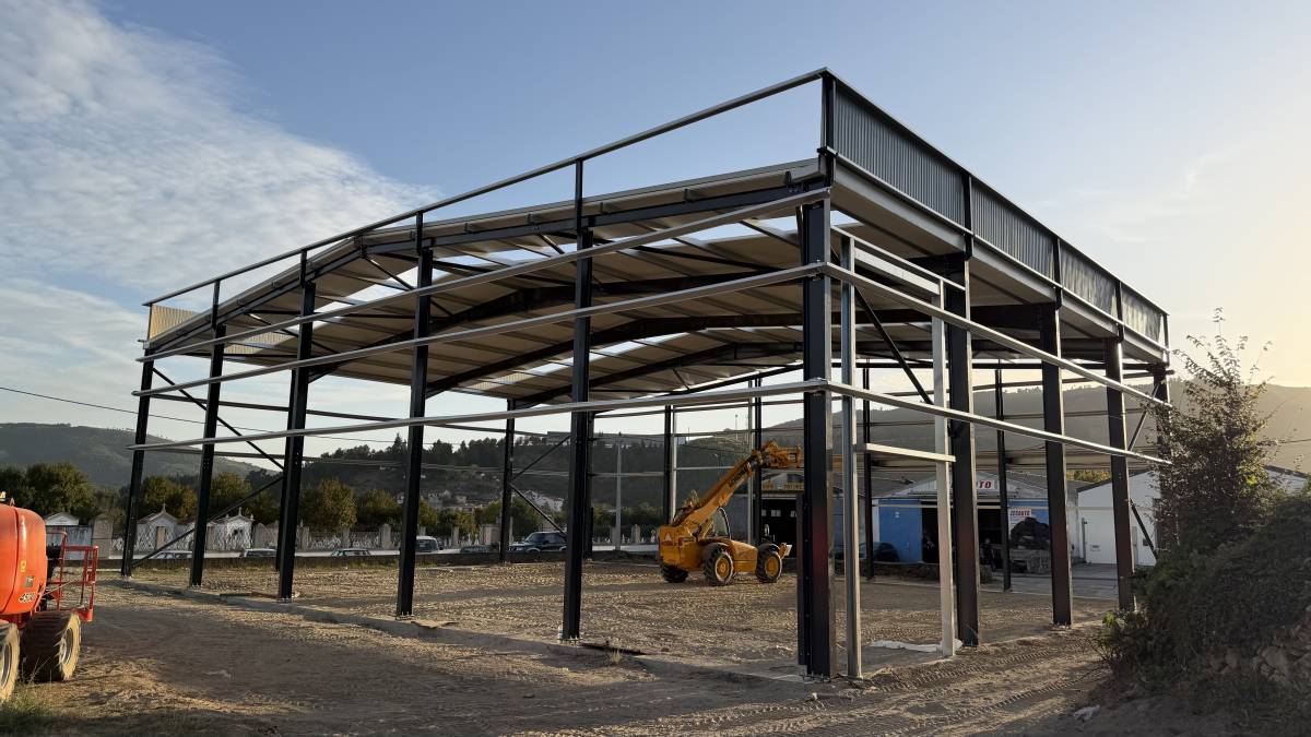 Zeeman Construçoes - Barcelos - Geländer reparieren