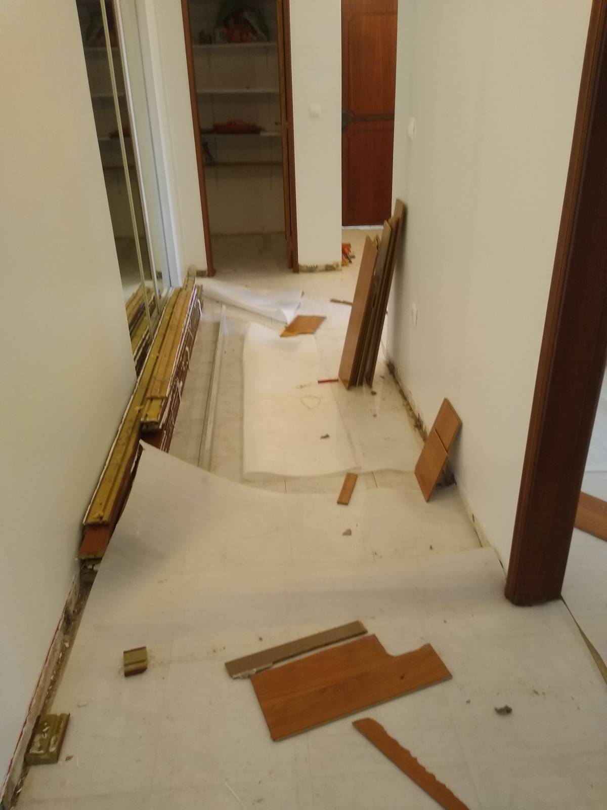 Scapinello Remodelação e construções - Seixal - Instalação ou Substituição de Calhas