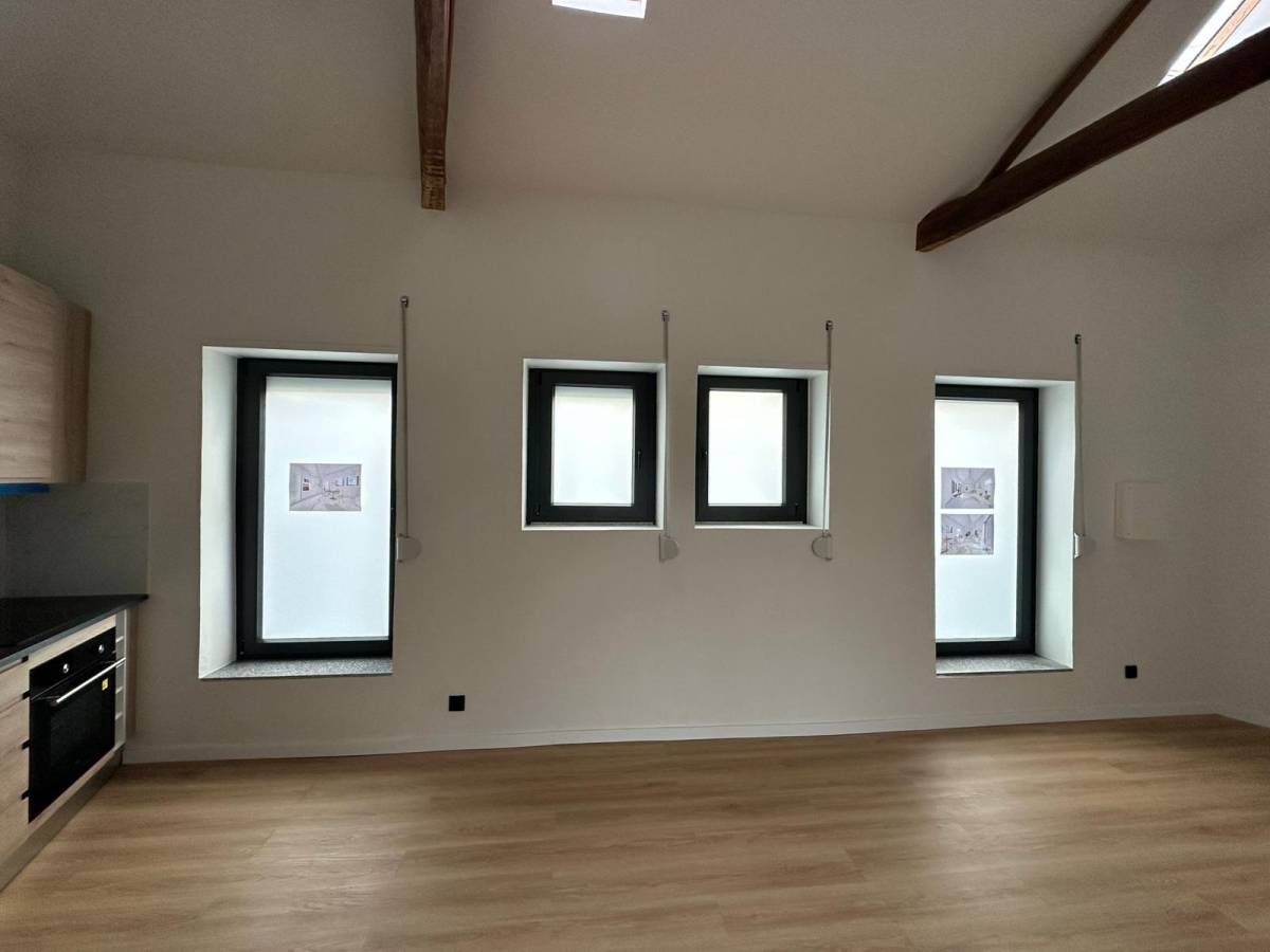 Pomins remodelações Marcos Pomin Unipessoal LDA - Vila Nova de Gaia - Construção de Parede Interior