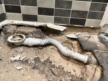 OldNewHouse - Caldas da Rainha - Montagem de Mesa de Bilhar