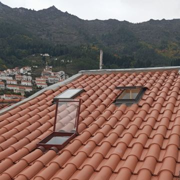 Edson Eletricas e manutenção - Seixal - Instalação de Interruptores e Tomadas