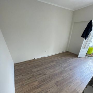 Construção e renovação de apartamentos e casas + serviços complementares de limpeza e organização - Amadora - Instalação de Escadas