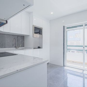 G7N - PROPERTIES, UNIPESSOAL LDA - Lisboa - Remodelação de Armários