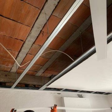MSCASTRO-Remodelações Unipessoal, Lda - Vila Franca de Xira - Haus