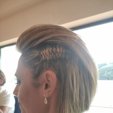 Carina - Gondomar - Hairdressers and Makeup Artists