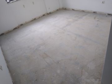 Scapinello Remodelação e construções - Seixal - Instalação de Porta para Animais de Estimação