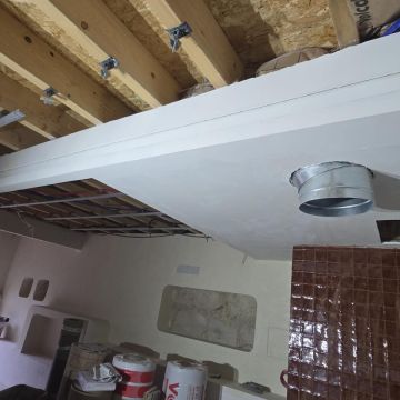 Pomins remodelações Marcos Pomin Unipessoal LDA - Vila Nova de Gaia - Reparação ou Substituição de Pavimento Vinílico ou Linóleo