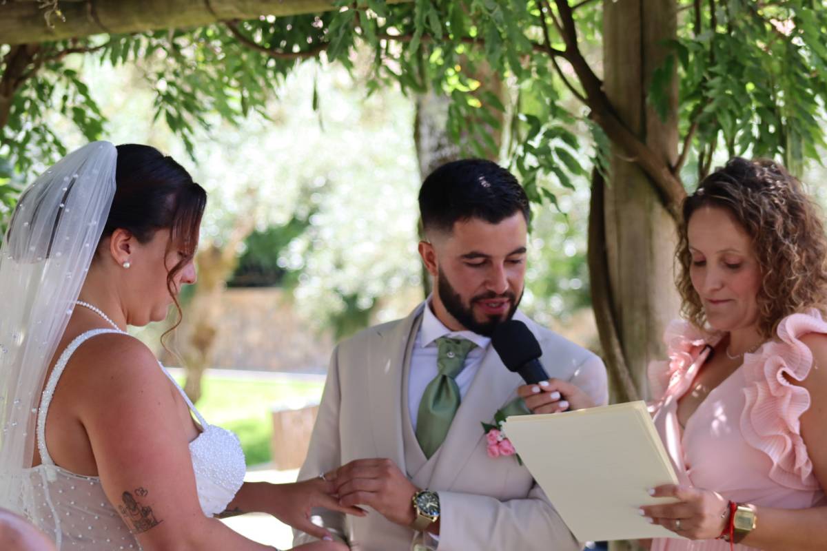 Página D'Encanto - Celebrante de Casamento - Leiria - Oficiantes de bodas