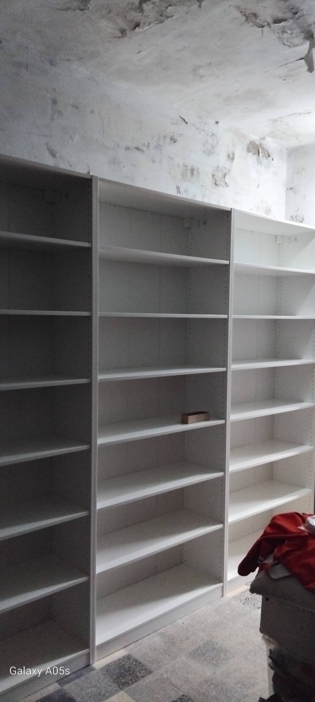 Thiago Miranda - Cascais - Entertainment Center or TV Stand Assembly