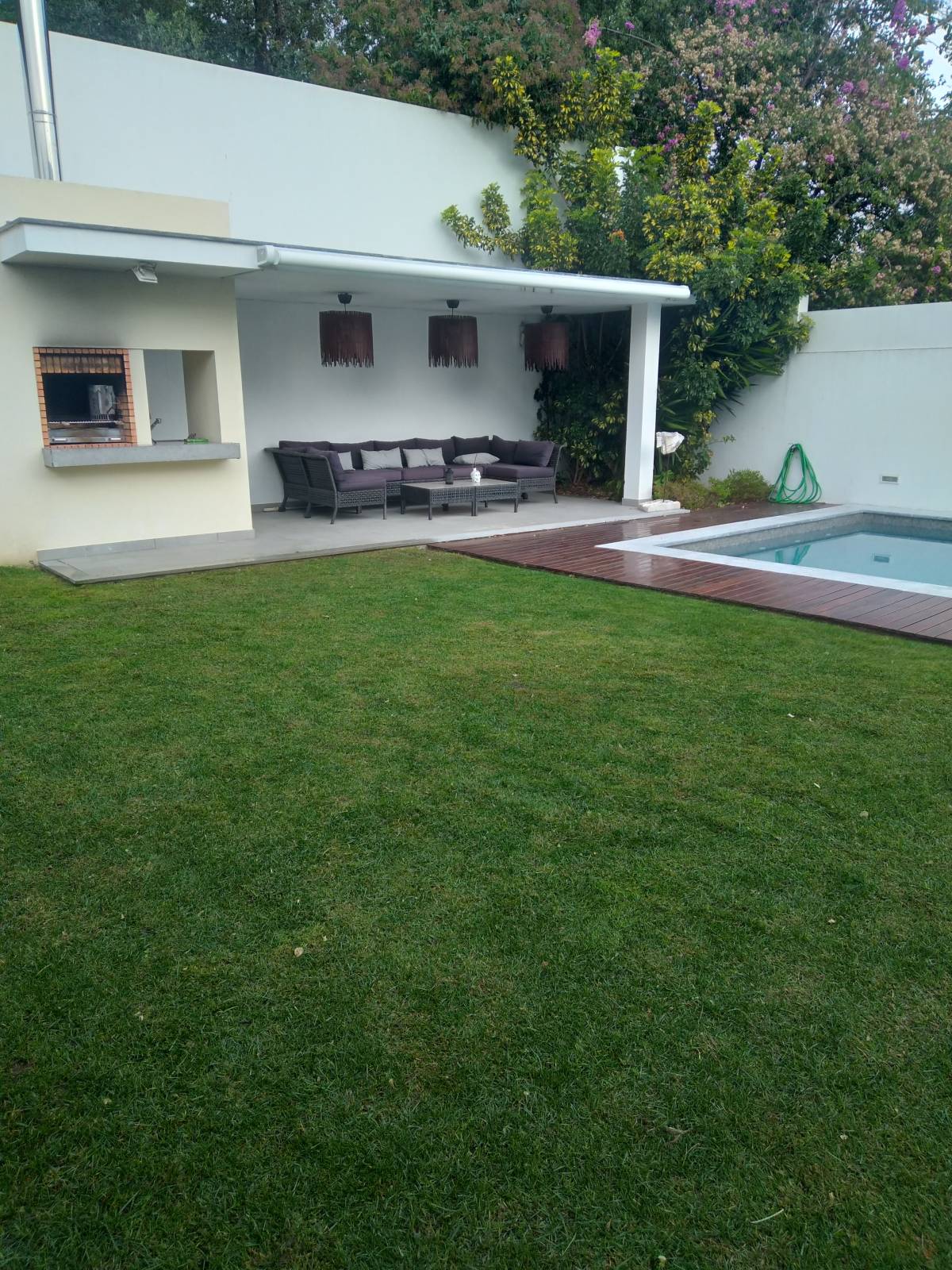 DreamGardens - Torres Vedras - Rasenpflege - Kompletter Rundum-Service