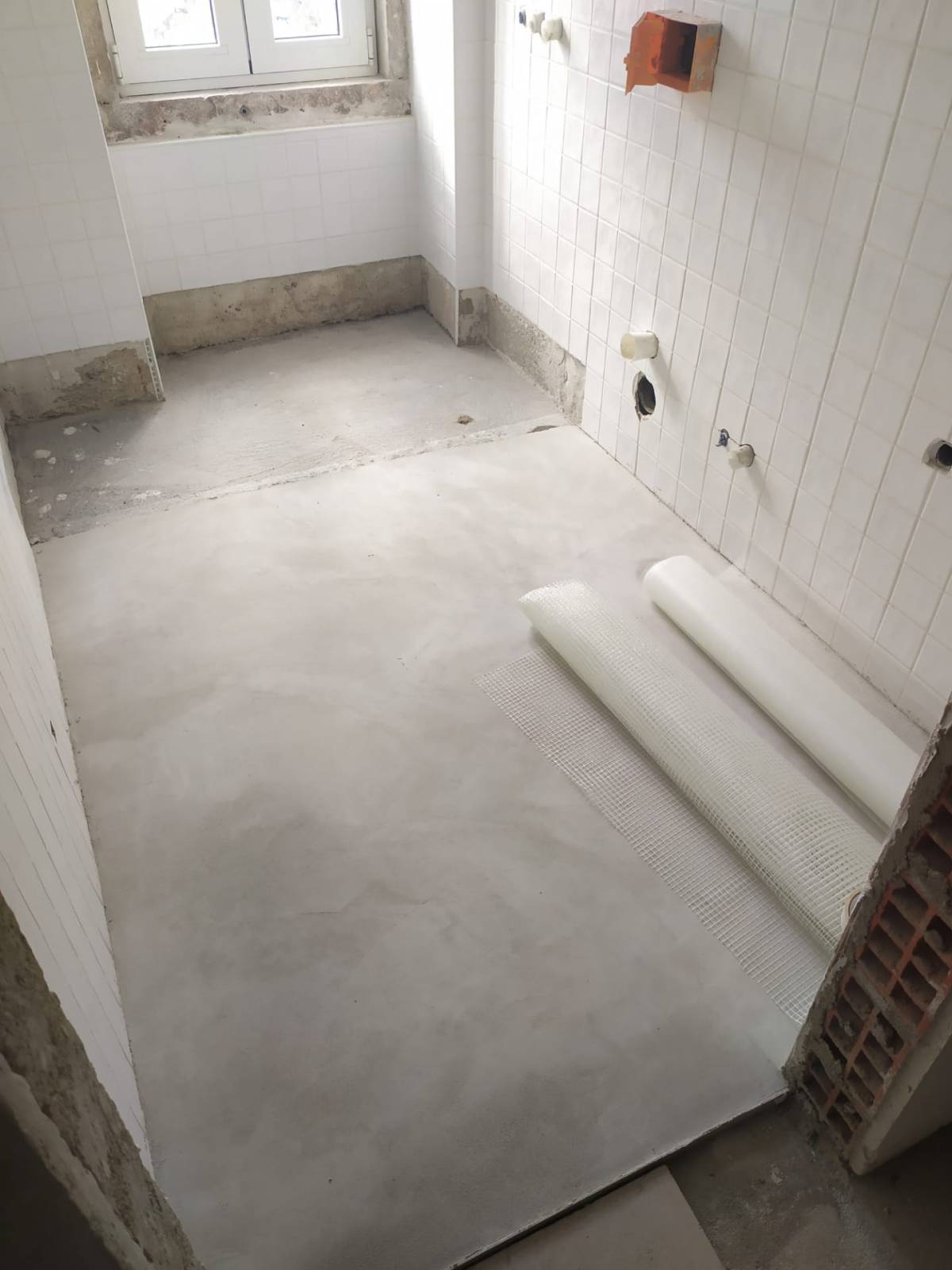 Dmar Obras - Vila Nova de Gaia - Concrete Flooring Installation