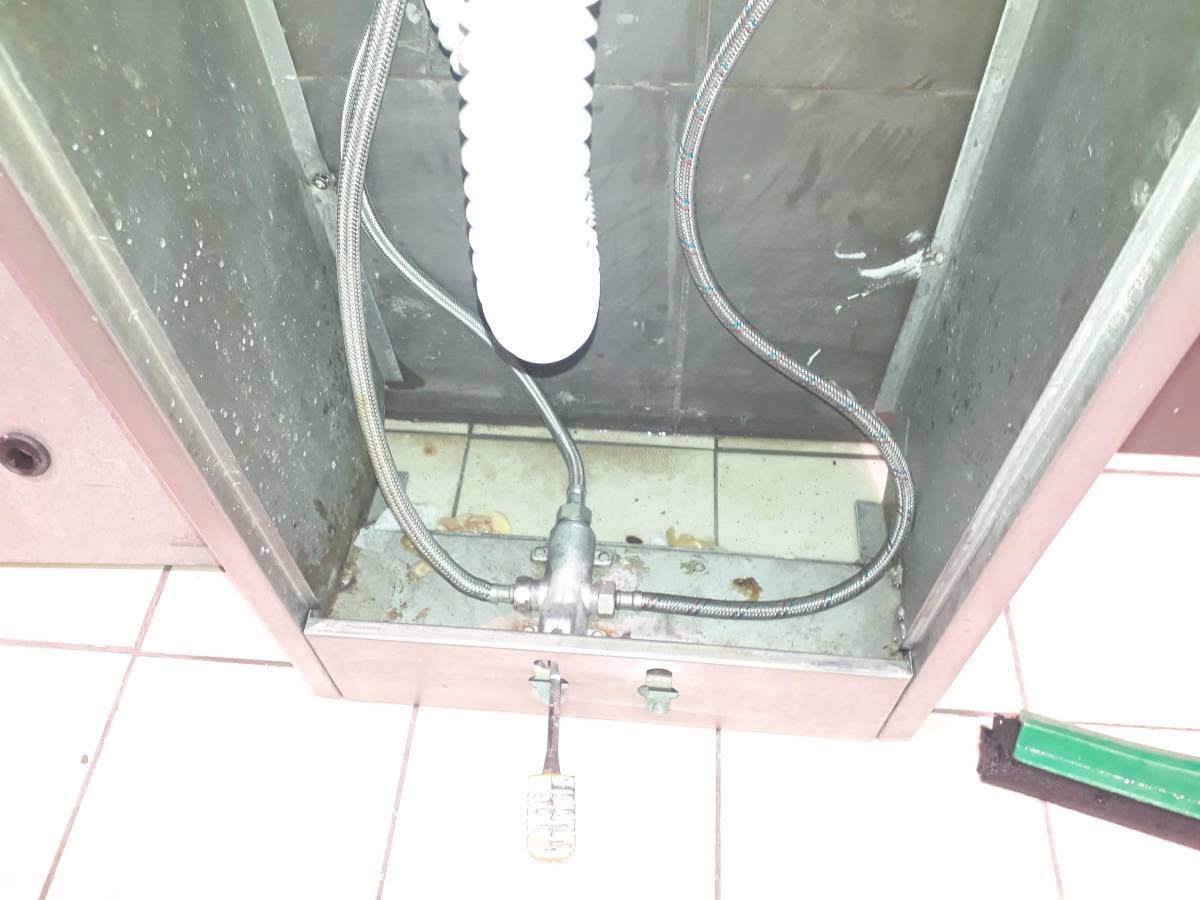 Marcio Junior - Paredes - Installation de ventilateur