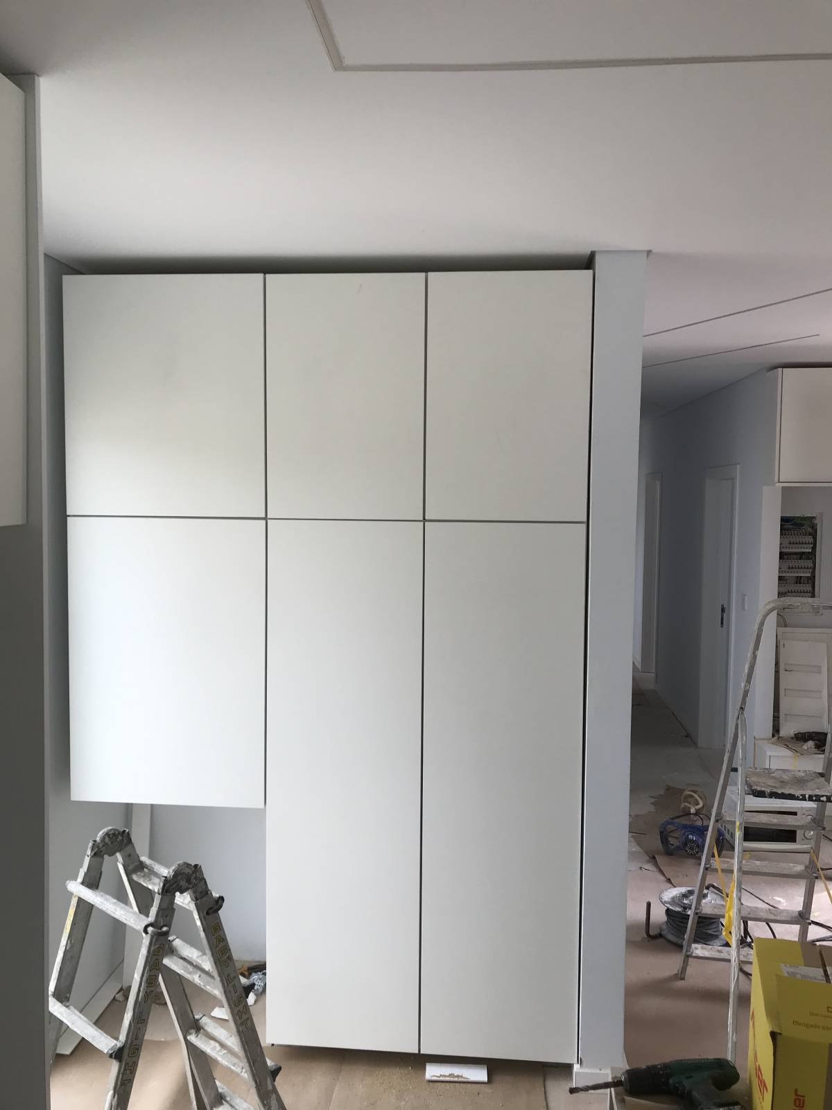 Paulo Pinto - Vila Franca de Xira - Wallpaper Installation