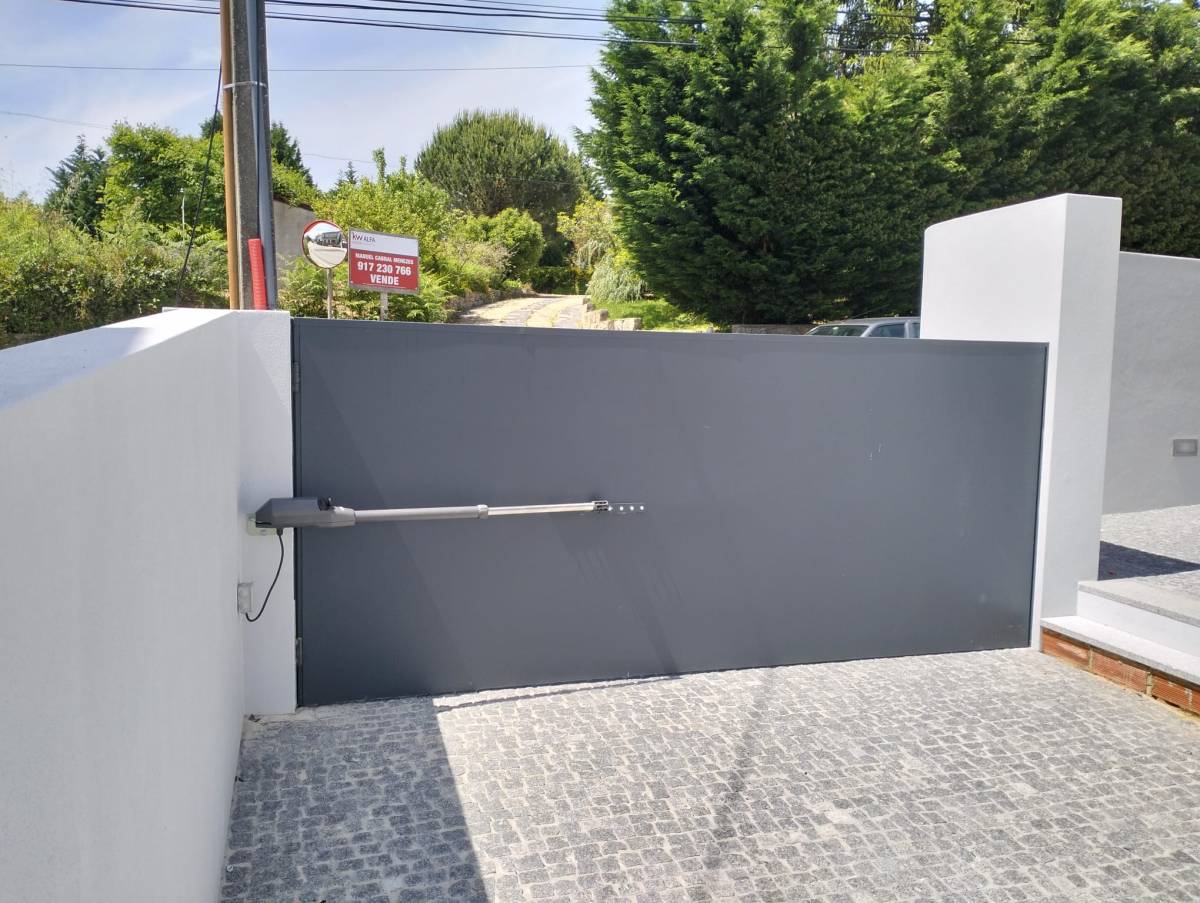 Pro-Eletricity - Eletricidade e Segurança Eletrónica - Santa Maria da Feira - Instalação de Interruptores e Tomadas