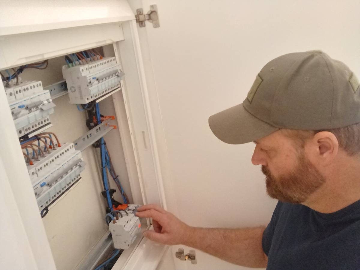 Claudio - Oeiras - Problemas eléctricos y de cableado