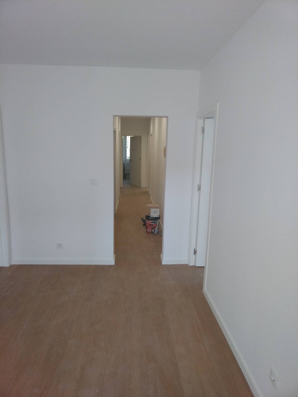 Nuno - Lisboa - Stone or Tile Flooring Installation