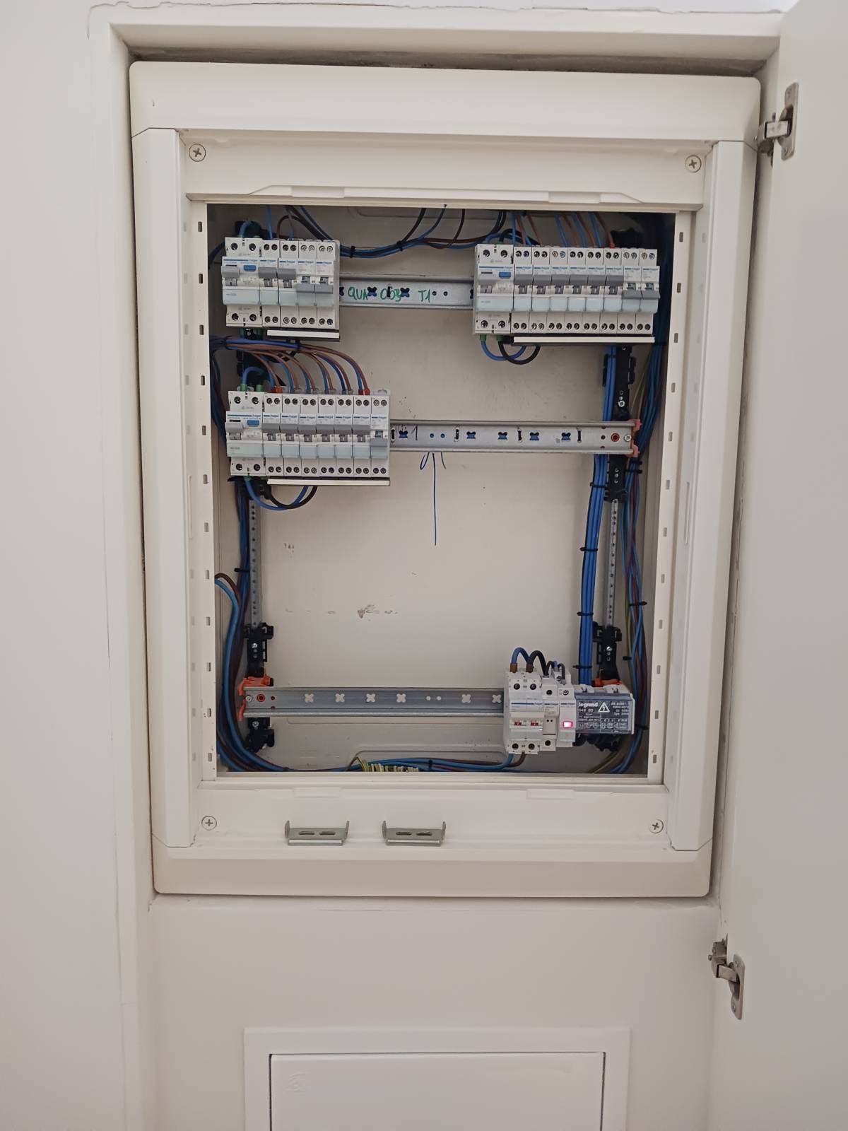 Claudio - Oeiras - Problemas eléctricos y de cableado