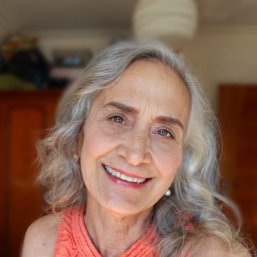 Dra. Eleonora Otal - Águeda - Dental Care
