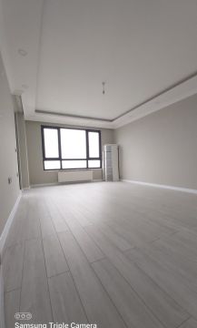 Volodymyr - Oeiras - Remodelação de Armários