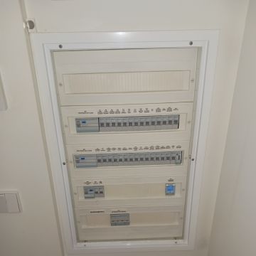 Claudio - Oeiras - Instalación y reparación de porteros automáticos