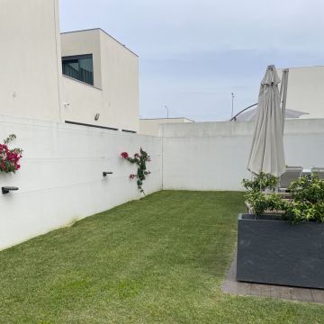 Jardins Carvalho - São João da Madeira - Entfernung von Gebüsch- und Baumaufwuchs