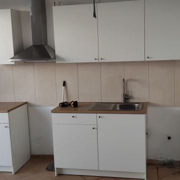 Thiago Miranda - Cascais - Entertainment Center or TV Stand Assembly