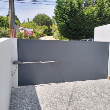 Pro-Eletricity - Eletricidade e Segurança Eletrónica - Santa Maria da Feira - Instalação de Interruptores e Tomadas