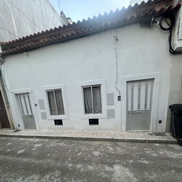 Tiago Gomes - Caldas da Rainha - Reparação ou Substituição de Pavimento Vinílico ou Linóleo