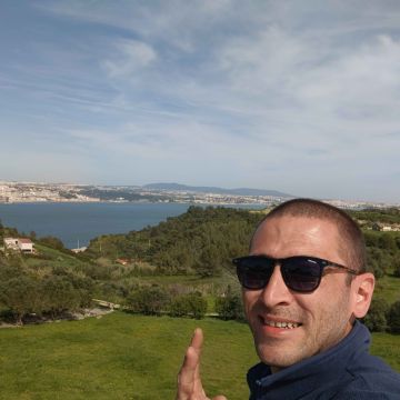 Volodymyr - Oeiras - Limpeza de Janelas