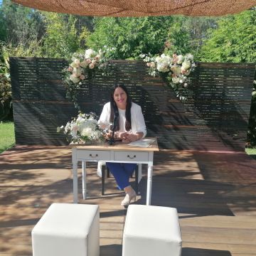 Wedding Officiant - Sara Rodrigues - 