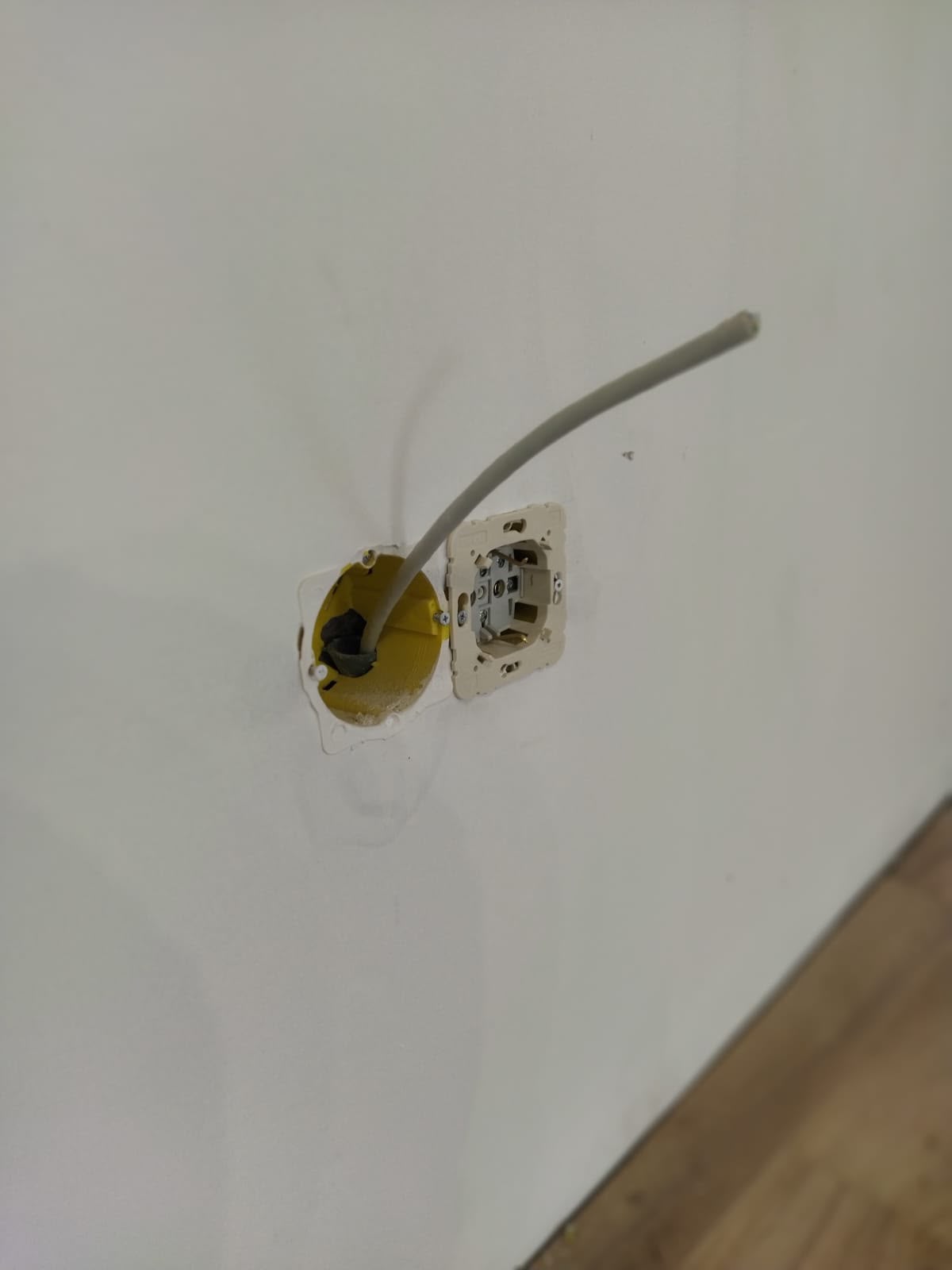 Dima Serviços Elétricos - Vila Nova de Famalicão - Fiação