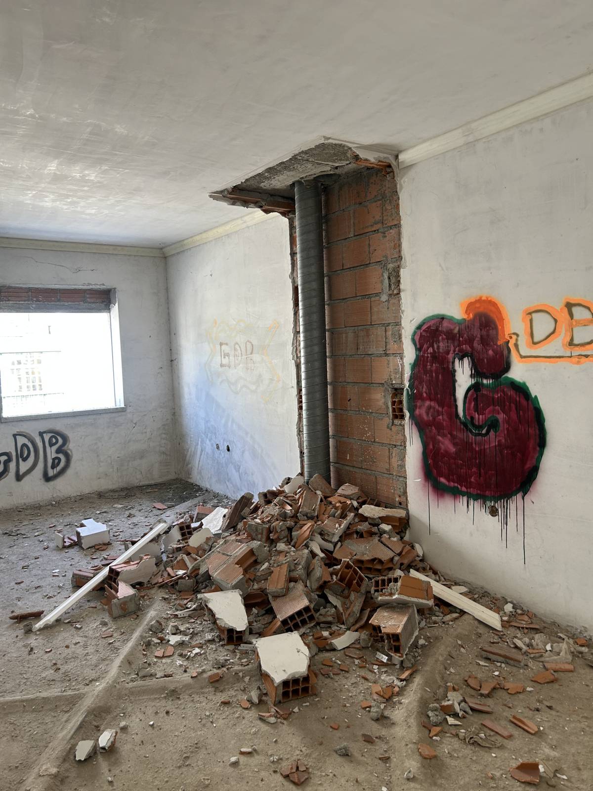 Vladmir Fonseca - unipessoal,Lda - Loures - Pintura de Móveis
