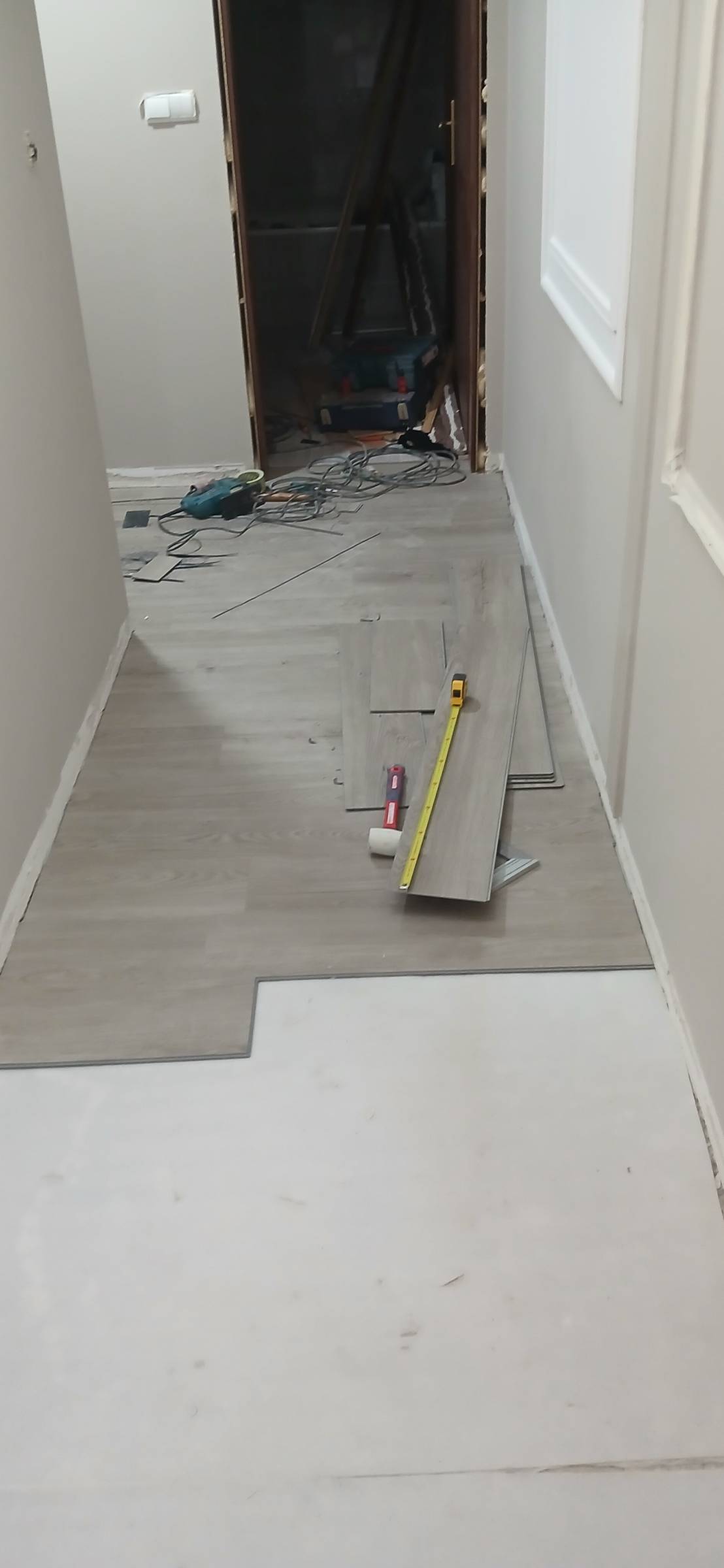 Nuno Dias - Anadia - Schrank reparieren