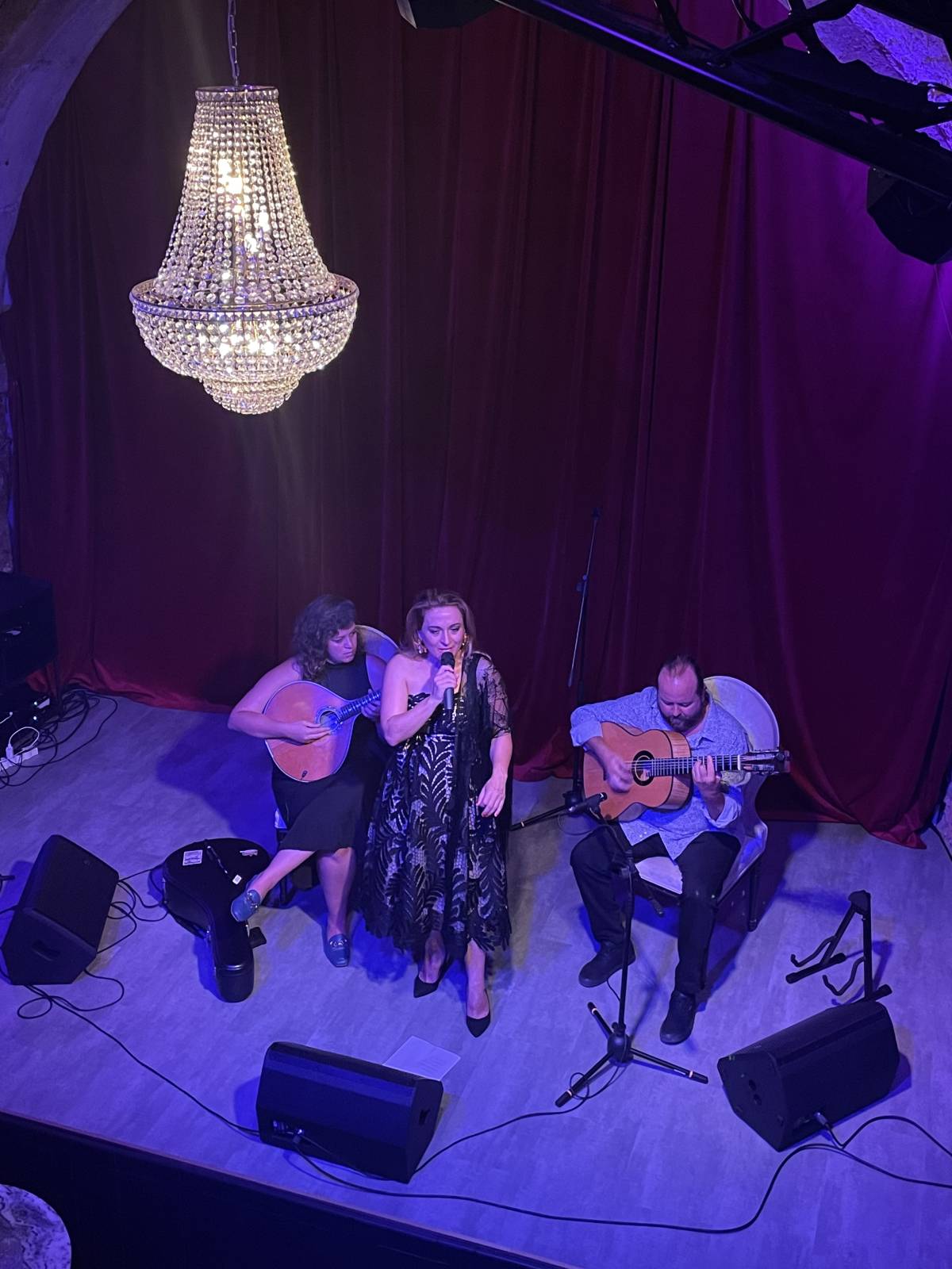 Maria Vicente | Fadista - Lisboa - Entretenimento com Banda Musical