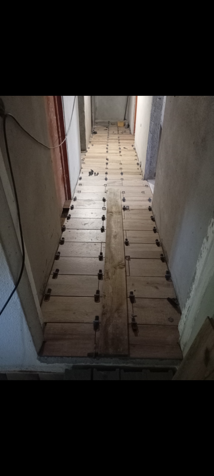 AConstruções - Pedrógão Grande - Stone or Tile Flooring Installation