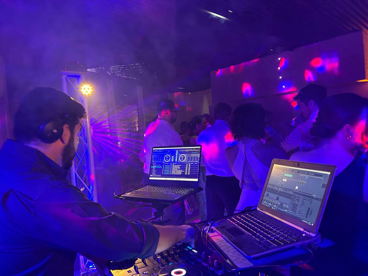 DJ Carlos - Almeirim - Entretenimento com Músico a Solo