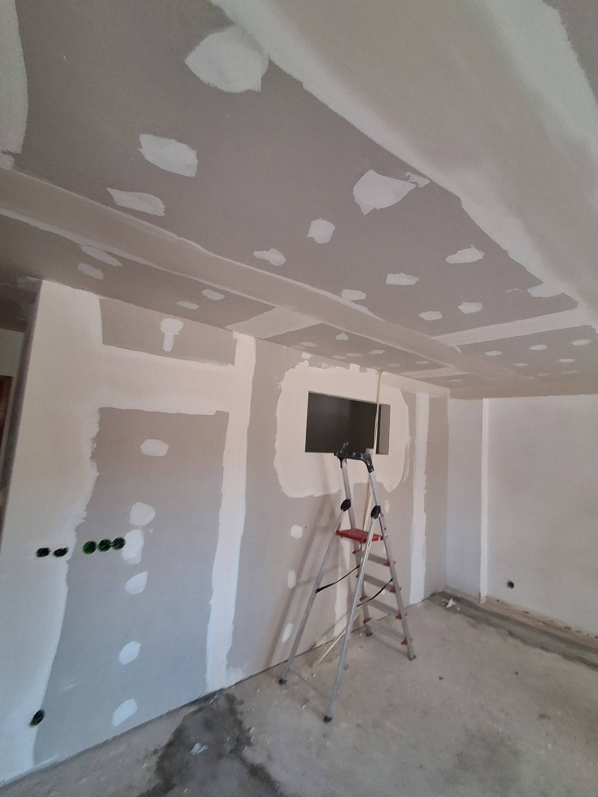 Lendas Pintadas - Braga - Pintura de Móveis